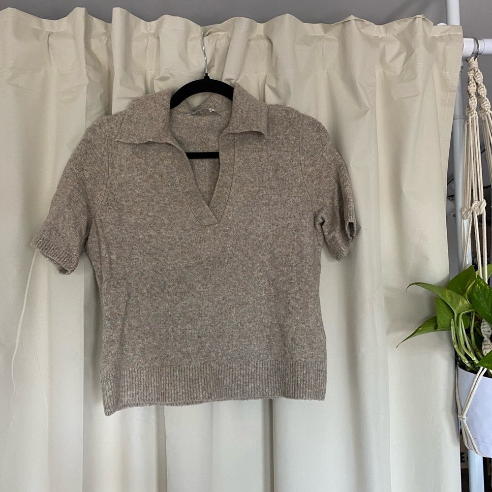 Abercrombie & Fitch Fitted Collared Knit Top